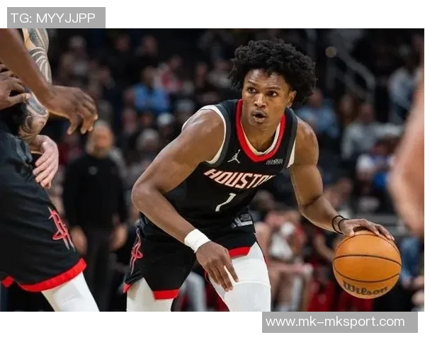 乌度卡称赞阿门表现出色助攻篮板双双亮眼并成功限制布克