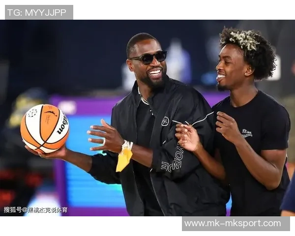 爵士训练营热闹非凡德隆韦德携手出镜贝利乐福同场助阵 爵士训练营热闹非凡德隆韦德携手出镜贝利乐福同场助阵