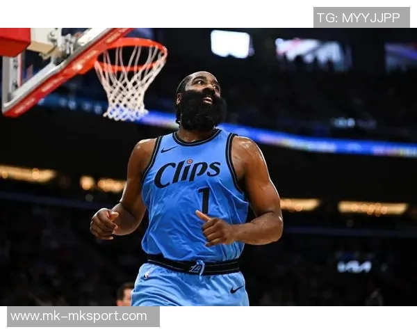 小琼斯与哈登小卡祖巴茨联手展现惊人净效率值得首发机会 小琼斯与哈登小卡祖巴茨联手展现惊人净效率值得首发机会