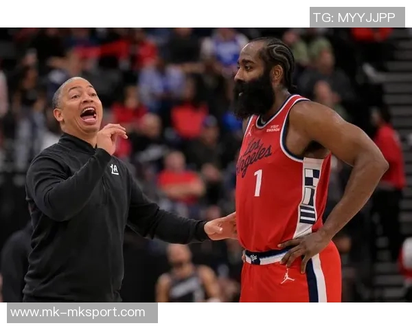 哈登谈比赛策略强调录像分析与调整的重要性