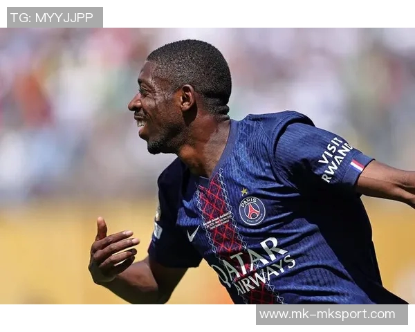 法国队医质疑巴黎队医双标行为登贝莱与杜埃处理不公引发争议