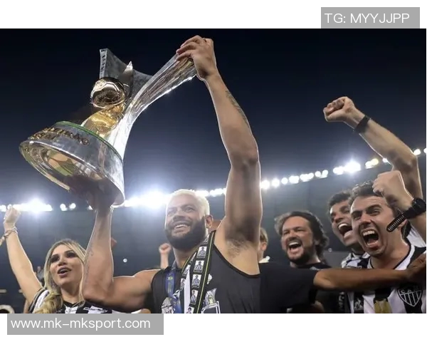 米内罗竞技庆祝胡尔克500球里程碑展现球队团结与荣耀