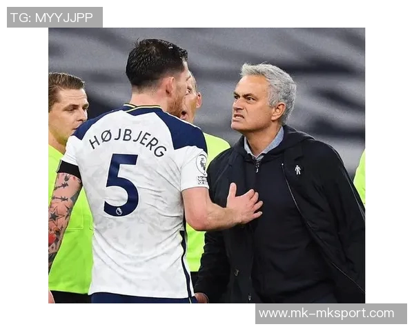 2025年丹麦足球先生候选人揭晓弗罗霍尔特尤尔曼霍伊别尔三人争夺荣耀