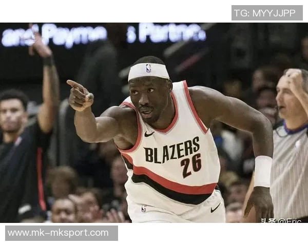 美记分析杨瀚森在小阵容中的局限性与对抗高大内线的潜在策略