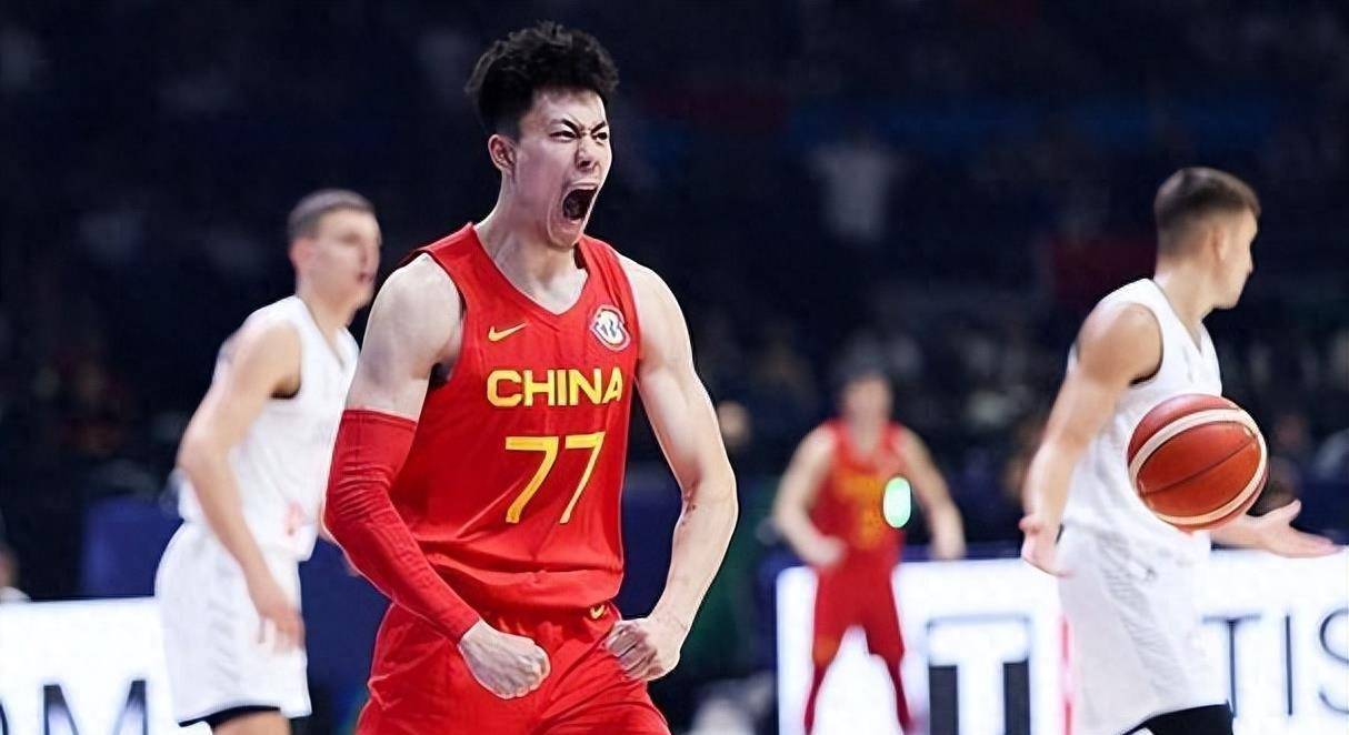 国内篮球俱乐部走向国际化，提高知名度和实力